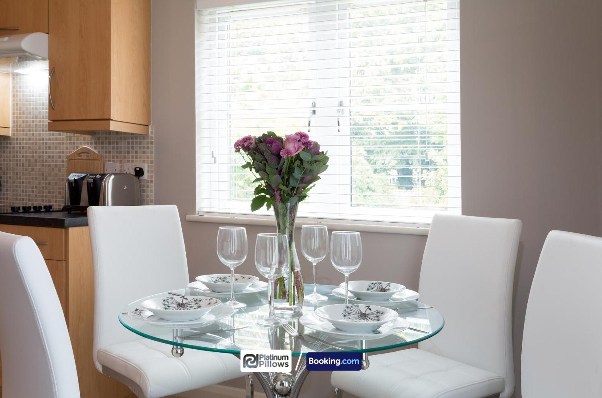 Modern Oxford 2 Bedroom Apartments, Families & Contractor Accommodation, Weekly & Monthly Stays Zewnętrze zdjęcie
